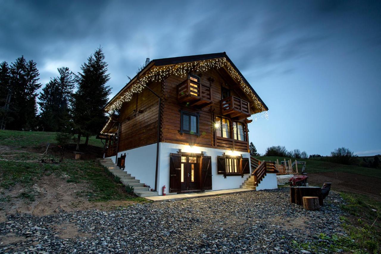 Tulean Cabin Sacel  Exterior photo